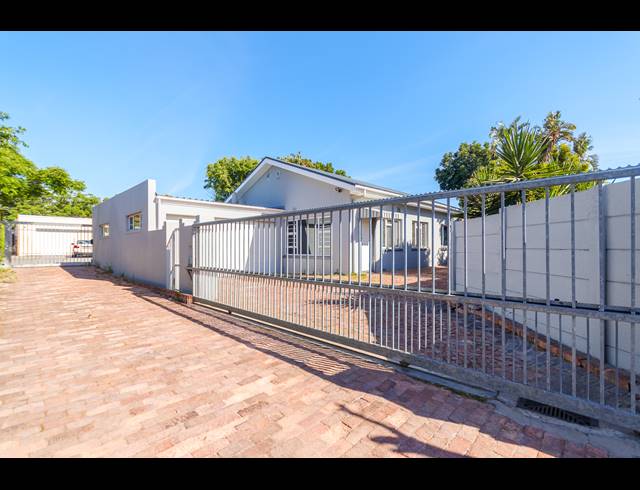 4 BEDROOM HOUSE FOR SALE IN FLAMINGO VLEI